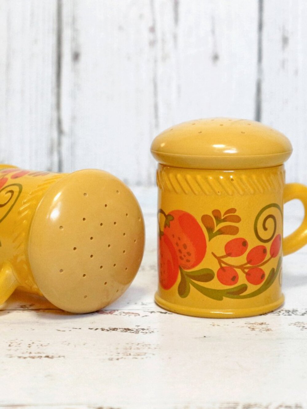 Vintage Avon Pennsylvania Dutch Powder Sifter Set Yellow Glass Jar with Handle